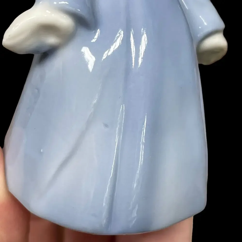 Lefton Kissing Angel Porcelain Blue & White Figurine Glazed Girl Made in Japan
